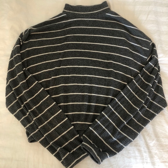 Garage mock neck long-sleeve - Picture 2 of 3